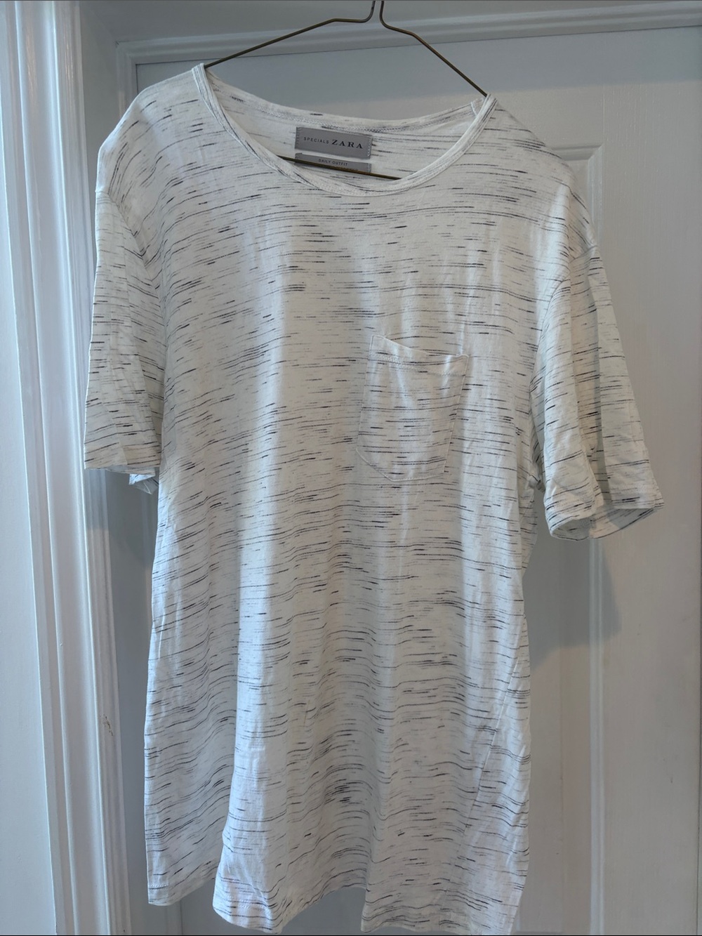 Zara Men’s White Tee with Black Marled Texture